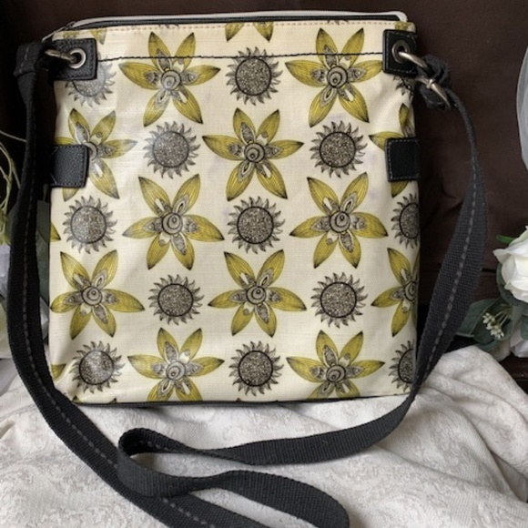 Sakroots Sunflower Crossbody and Wallet - Picture 6 of 16